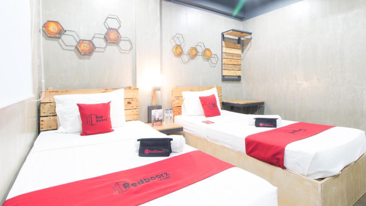 Reddoorz Plus @ Taft North Mandurriao Iloilo City Exteriör bild