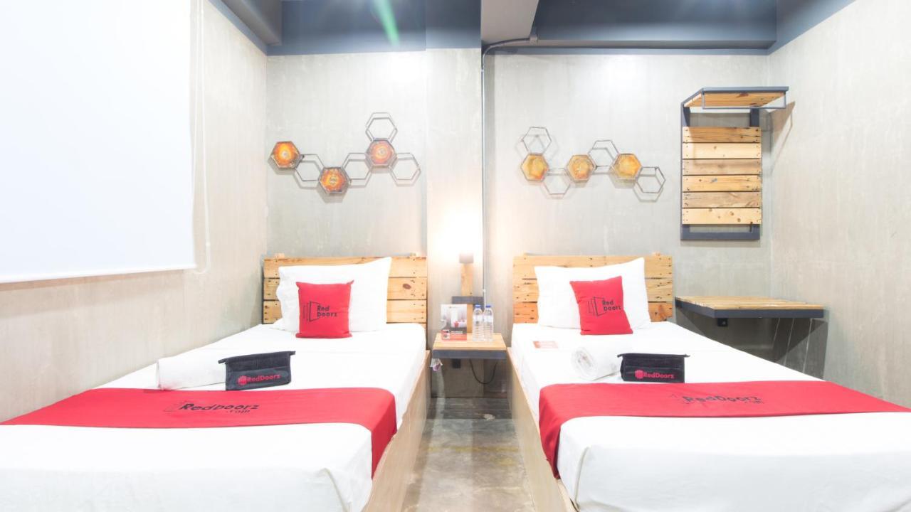 Reddoorz Plus @ Taft North Mandurriao Iloilo City Exteriör bild
