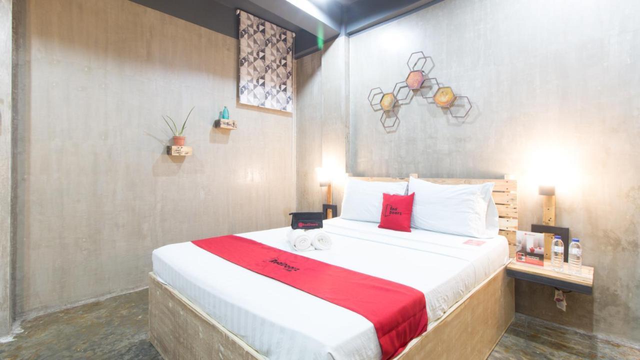Reddoorz Plus @ Taft North Mandurriao Iloilo City Exteriör bild