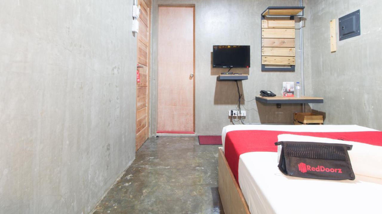 Reddoorz Plus @ Taft North Mandurriao Iloilo City Exteriör bild