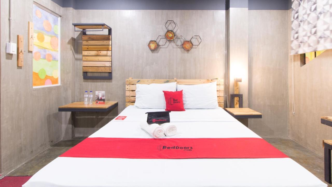 Reddoorz Plus @ Taft North Mandurriao Iloilo City Exteriör bild