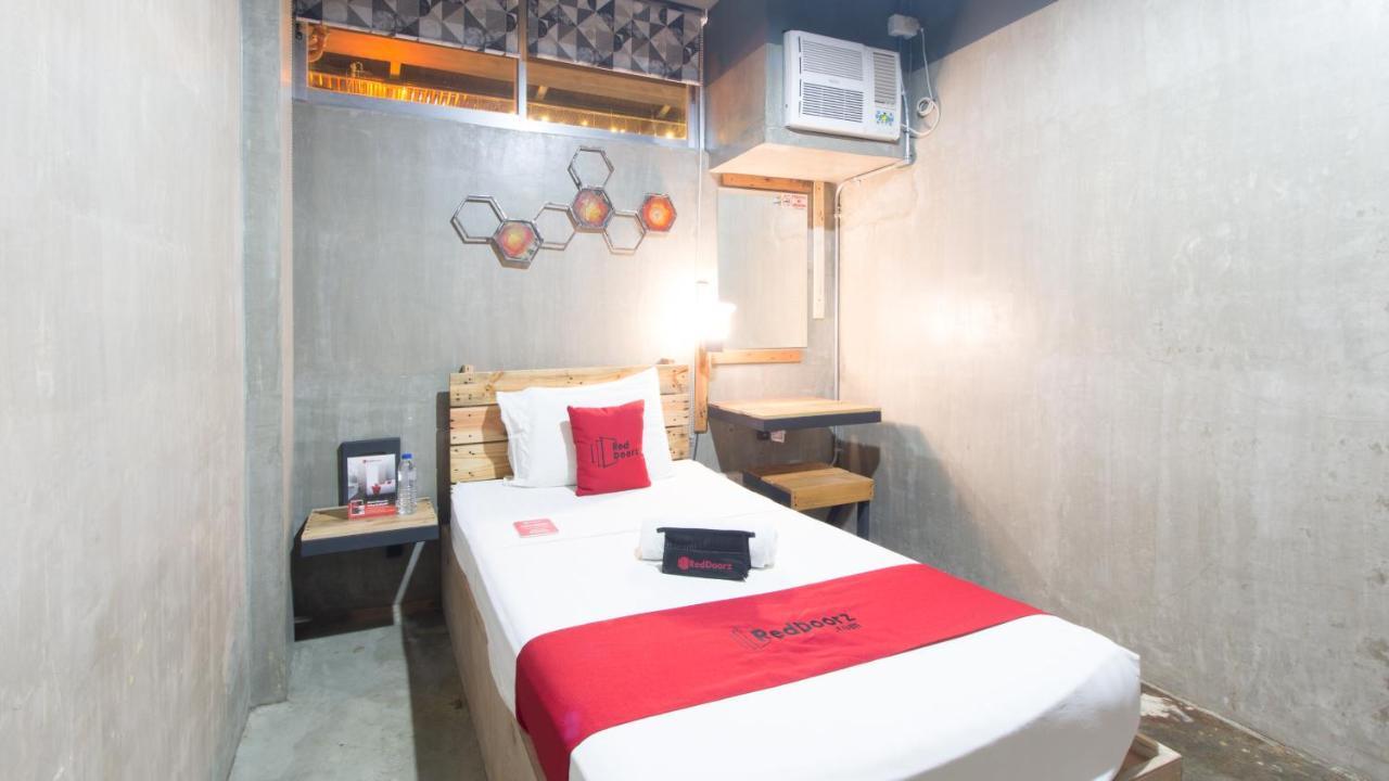 Reddoorz Plus @ Taft North Mandurriao Iloilo City Exteriör bild